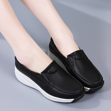 Summer versatile mother shoes comfortable and lightweight slip-on new spring hot sports fashion 2025 casual shoes