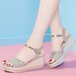 Yi'erkang genuine leather wedge sandals for women 2025 summer new high heels