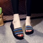 Women's fashionable Korean style outdoor foam sandals - Image 2