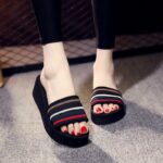 Women's fashionable Korean style outdoor foam sandals - Image 5