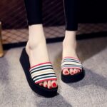 Women's fashionable Korean style outdoor foam sandals - Image 4