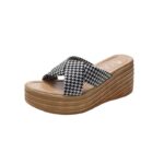 Small wedge heel sandals - Image 8