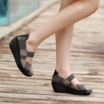 Hand-woven rocking shoes for women - Image 3
