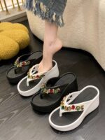 Women's white wedge heel flip-flops with rhinestones - Image 2