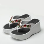 Women's white wedge heel flip-flops with rhinestones - Image 5