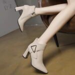 autumn and winter new pointed short boots - Image 2