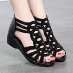 Fashionable Outerwear Women's Soft Sole Hollow Women's Sandals