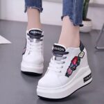 Embroidered floral white sneakers Shoes - Image 3